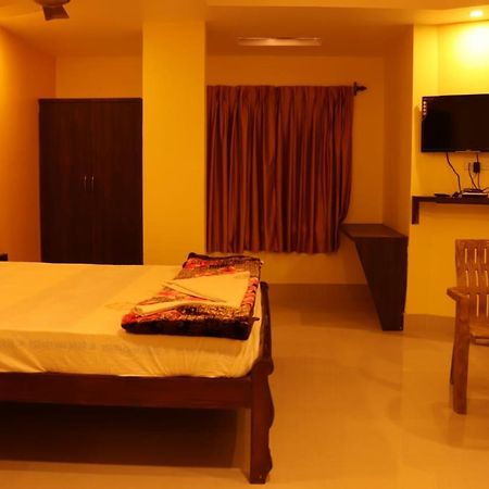 Hotel Crown Of Digha Дигха Экстерьер фото